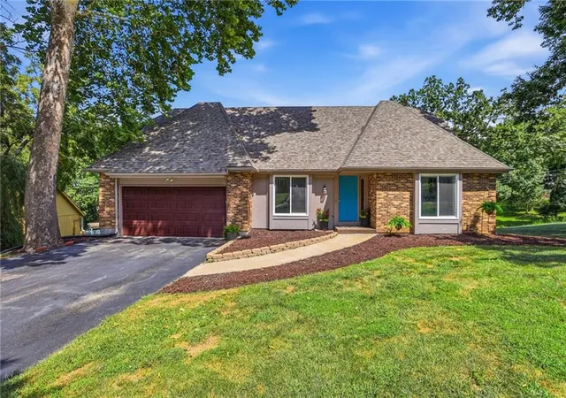 1st image of 20814 W 45th Ter, Shawnee, KS 66218 | MLS# 2637596