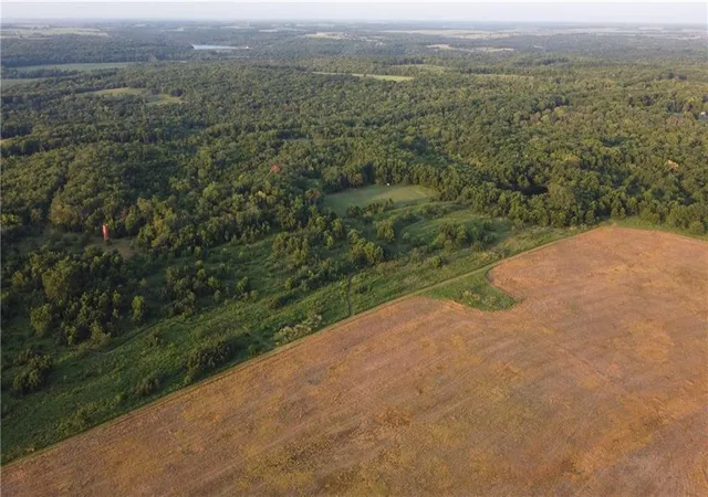 3rd image of 000 Willow Rd, Mapleton, KS 66754 | MLS# 2637608