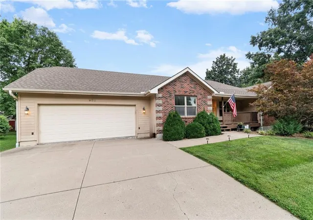 2nd image of 903 N Chestnut St, Cameron, MO 64429 | MLS# 2637614