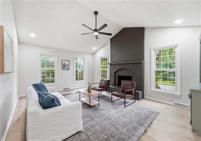 3rd image of 13201 Craig Ave, Grandview, MO 64030 | MLS# 2637619