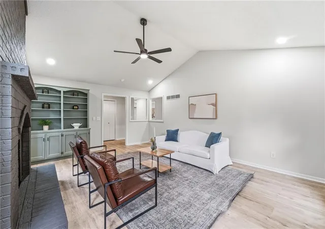 4th image of 13201 Craig Ave, Grandview, MO 64030 | MLS# 2637619