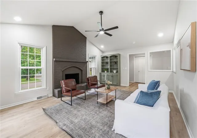 5th image of 13201 Craig Ave, Grandview, MO 64030 | MLS# 2637619