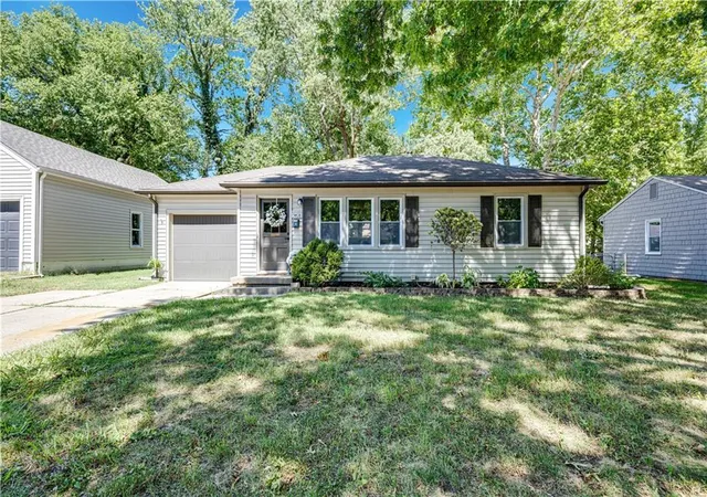 Photo 3 of Sale Pending at 5408 W 72nd Street, Prairie Village, KS 66208 | MLS# 2637620 | Listing updated on 2026-10-01