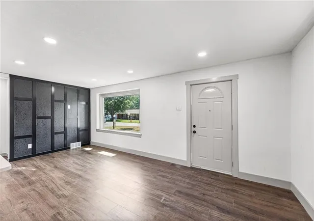 Photo 3 of Single family home for sale at 8716 E 74Th St, Kansas City, MO 64133 | MLS# 2637623 | Listing updated on 2026-09-14