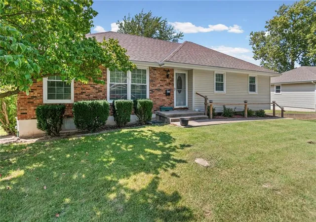 Photo 2 of Sale Pending at 6610 N Montgall Ave, Kansas City, MO 64119 | MLS# 2637628 | Listing updated on 2026-09-07