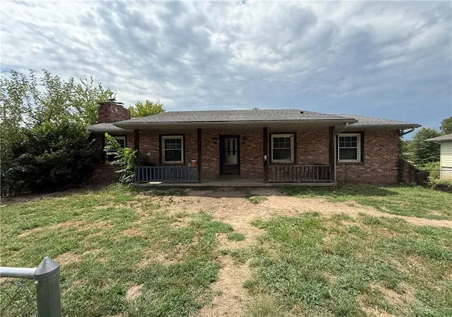 1st image of 403 Monterey St, Clinton, MO 64735 | MLS# 2637630