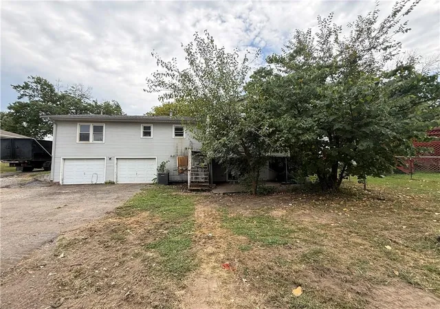 33rd image of 403 Monterey St, Clinton, MO 64735 | MLS# 2637630