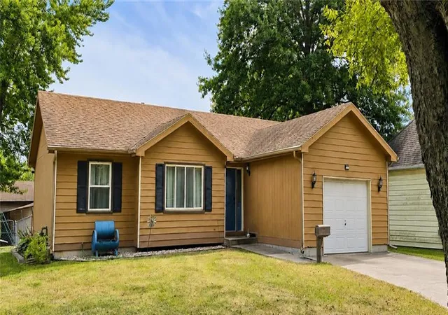Photo 1 of Single family home for sale at 823 S Sycamore St, Ottawa, KS 66067 | MLS# 2637632 | Listing updated on 2026-09-13