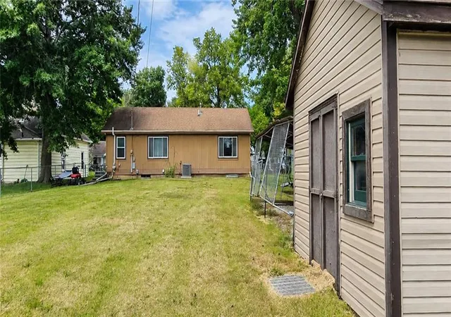 5th image of 823 S Sycamore St, Ottawa, KS 66067 | MLS# 2637632