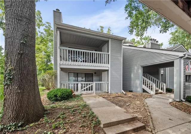 1st image of 8824 W 106th Ter, Overland Park, KS 66212 | MLS# 2637636