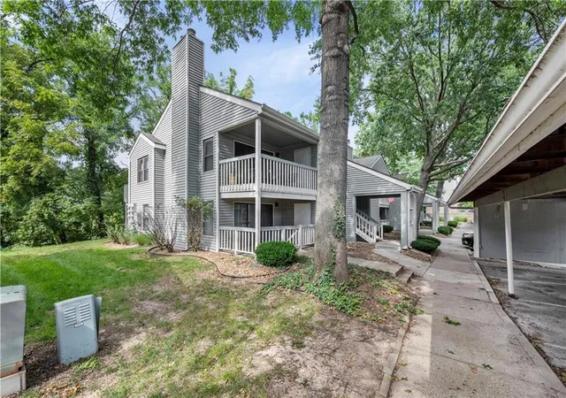 Photo 3 of Sale Pending at 8824 W 106th Terrace, Overland Park, KS 66212 | MLS# 2637636 | Listing updated on 2026-08-25