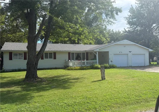 1st image of 122 E 2nd Street, Pomona, KS 66076 | MLS# 2637637