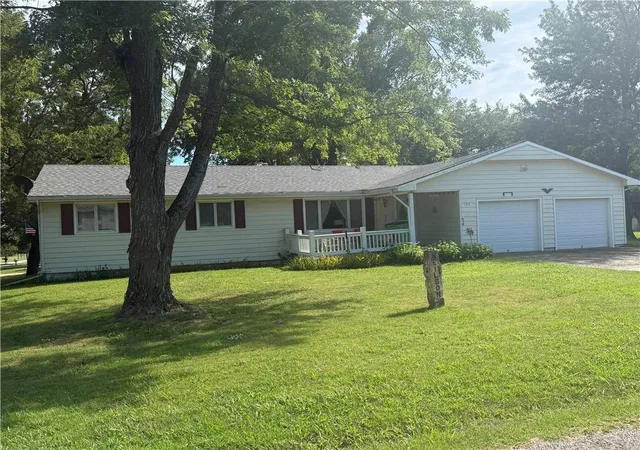 5th image of 122 E 2nd Street, Pomona, KS 66076 | MLS# 2637637