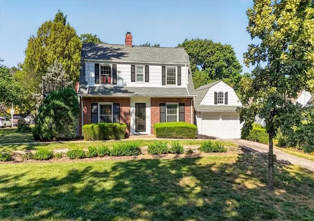 Single family home for sale at 644 E 74th Terrace, Kansas City, MO 64131 | MLS# 2637639