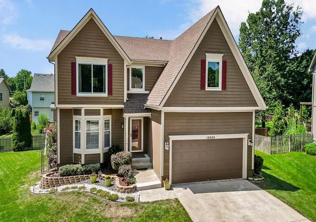 2nd image of 12620 Slater Ln, Overland Park, KS 66213 | MLS# 2637642