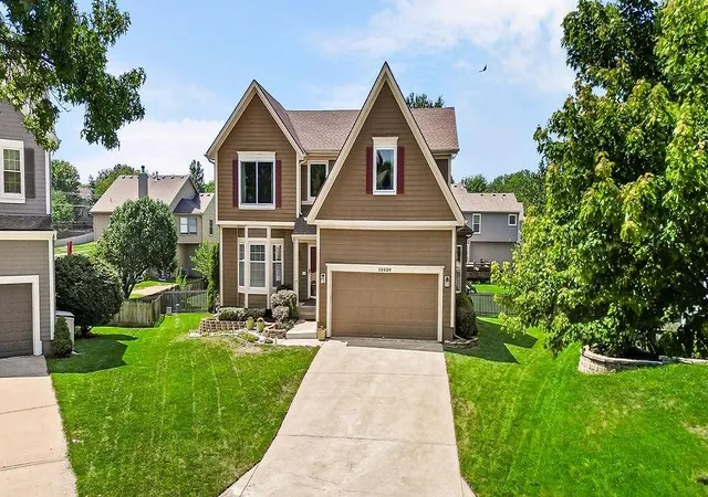Photo 3 of Sale Pending at 12620 Slater Ln, Overland Park, KS 66213 | MLS# 2637642 | Listing updated on 2026-09-22