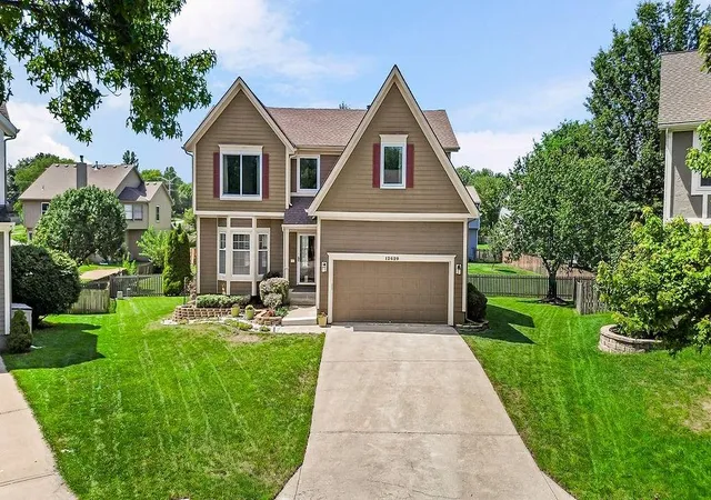 Photo 3 of Sale Pending at 12620 Slater Ln, Overland Park, KS 66213 | MLS# 2637642 | Listing updated on 2026-09-22