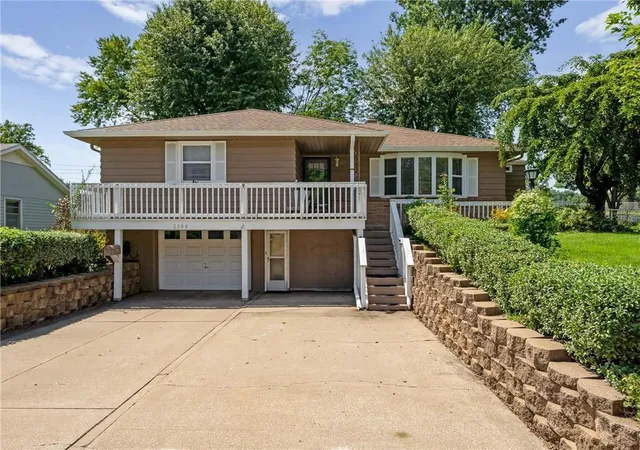 Photo 1 of Sale Pending at 2204 Strader Ter, St Joseph, MO 64503 | MLS# 2637650 | Listing updated on 2026-09-04
