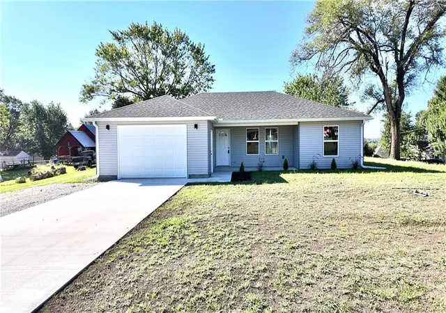 Photo 1 of Single family home for sale at 1826 Clay St, Chillicothe, MO 64601 | MLS# 2637652 | Listing updated on 2026-10-08