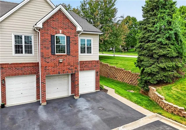 1st image of 11610 Tomahawk Creek Pkwy #K, Leawood, KS 66211 | MLS# 2637665