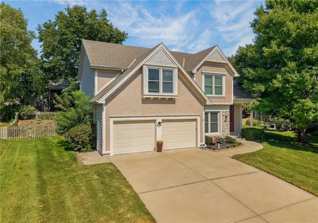 Photo 3 of Single family home for sale at 1312 Hillary Dr, Liberty, MO 64068 | MLS# 2637666 | Listing updated on 2026-09-30