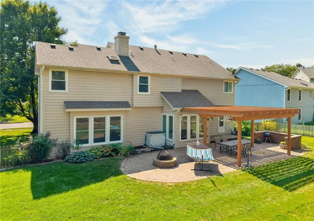 Photo 3 of Single family home for sale at 1312 Hillary Dr, Liberty, MO 64068 | MLS# 2637666 | Listing updated on 2026-09-30