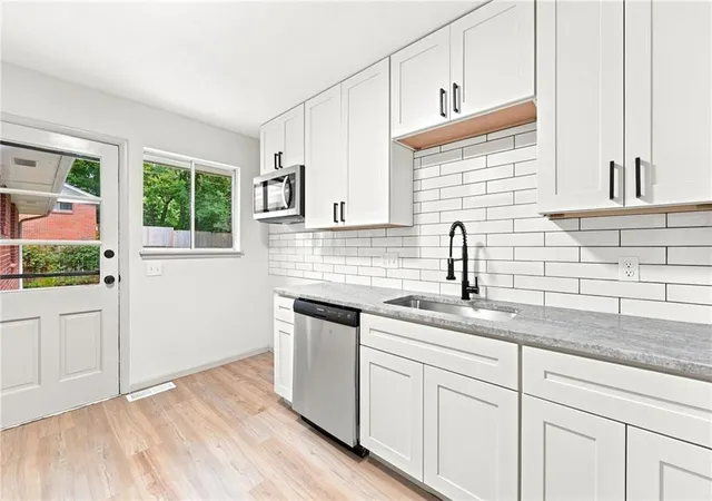 Photo 2 of Multi family home for sale at 7913 15 Grandview St, Overland Park, KS 66204 | MLS# 2637670 | Listing updated on 2026-09-21
