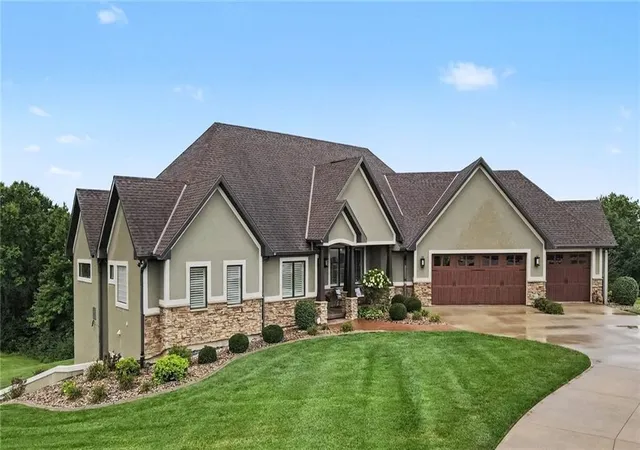 4th image of 3 Mission Hills Dr, Saint Joseph, MO 64507 | MLS# 2637671