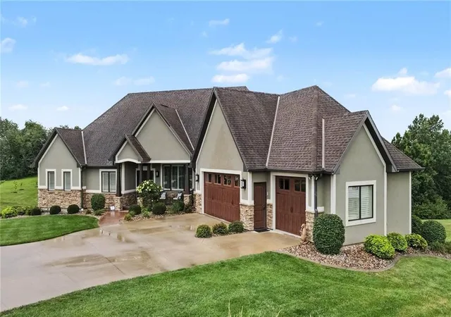 5th image of 3 Mission Hills Dr, Saint Joseph, MO 64507 | MLS# 2637671
