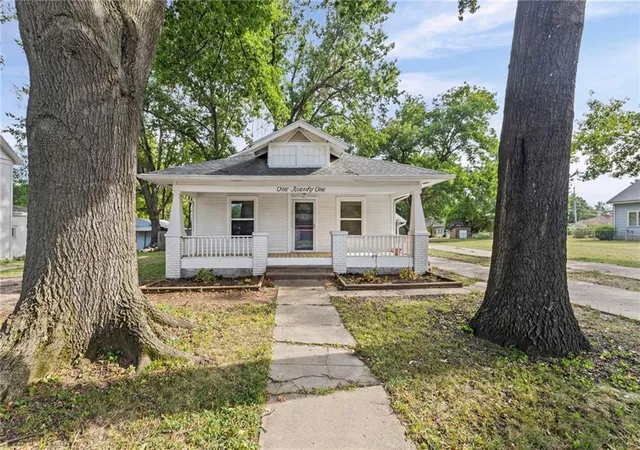Photo 1 of Single family home for sale at 121 Mill St, Neodesha, KS 66757 | MLS# 2637674 | Listing updated on 2026-08-28