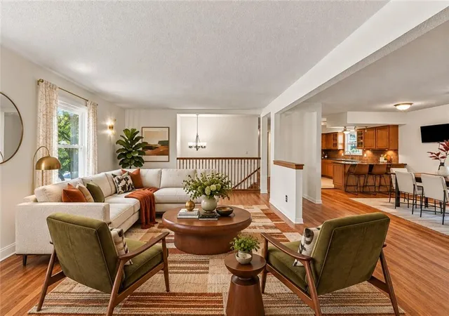 Photo 1 of Single family home for sale at 912 W 98th Street, Kansas City, MO 64114 | MLS# 2637675 | Listing updated on 2026-09-27