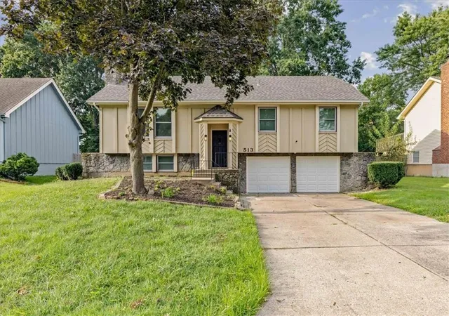 Photo 1 of Sale Pending at 513 Stacey Dr, Belton, MO 64012 | MLS# 2637682 | Listing updated on 2026-09-18