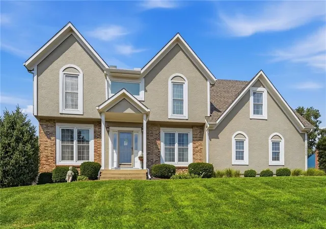 Photo 1 of Sale Pending at 10004 W 125 Ter, Overland Park, KS 66213 | MLS# 2637690 | Listing updated on 2026-09-13