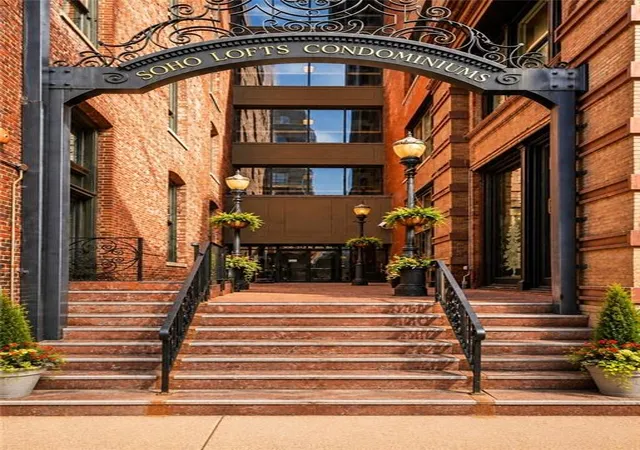 2nd image of 308 W 8th St #418, Kansas City, MO 64105 | MLS# 2637694