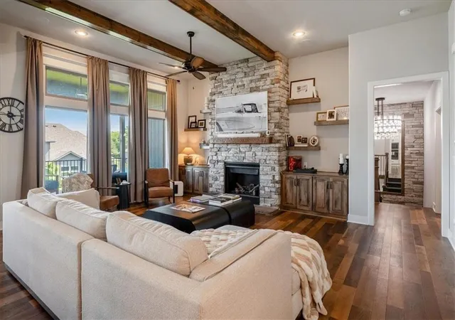 Photo 1 of Single family home for sale at 1908 Ne Catalina Ave, Lee's Summit, MO 64064 | MLS# 2637699 | Listing updated on 2026-10-09