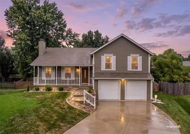 2nd image of 6144 W 157th Ter, Overland Park, KS 66223 | MLS# 2637705