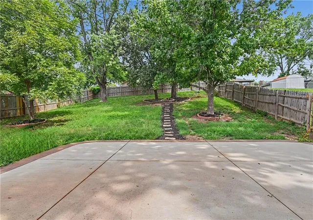 12th image of 16114 E 41st St, Independence, MO 64055 | MLS# 2637707