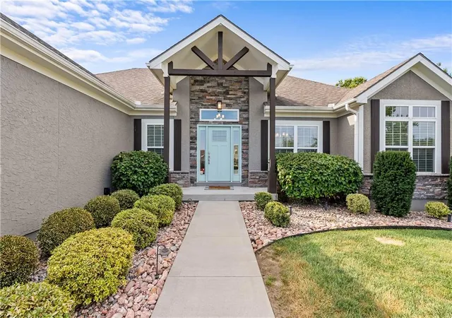 Single family home for sale at 820 SE Cedrus Ln, Blue Springs, MO 64014 | MLS# 2637709