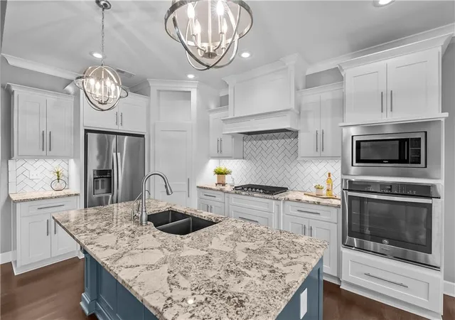 Photo 3 of Single family home for sale at 820 Se Cedrus Ln, Blue Springs, MO 64014 | MLS# 2637709 | Listing updated on 2026-10-04