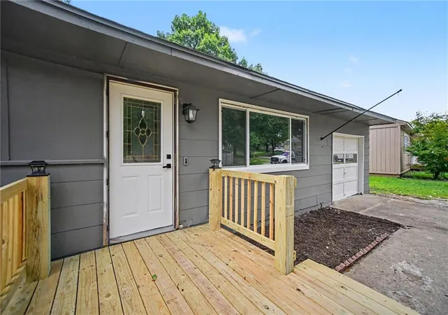Photo 3 of Single family home for sale at 2409 Linden Dr, Kansas City, KS 66106 | MLS# 2637710 | Listing updated on 2026-09-21
