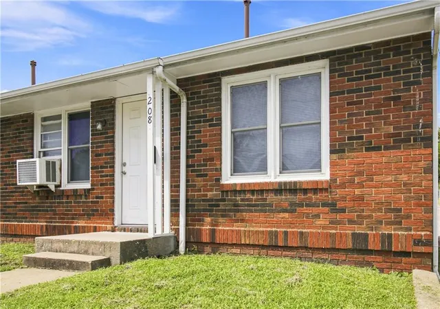 Photo 1 of Multi family home for sale at 208/210 S Maguire St, Warrensburg, MO 64093 | MLS# 2637720 | Listing updated on 2026-08-21
