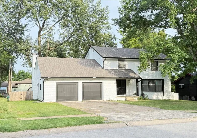 Photo 1 of Single family home for sale at 12813 Craig Ave, Grandview, MO 64030 | MLS# 2637723 | Listing updated on 2026-10-06