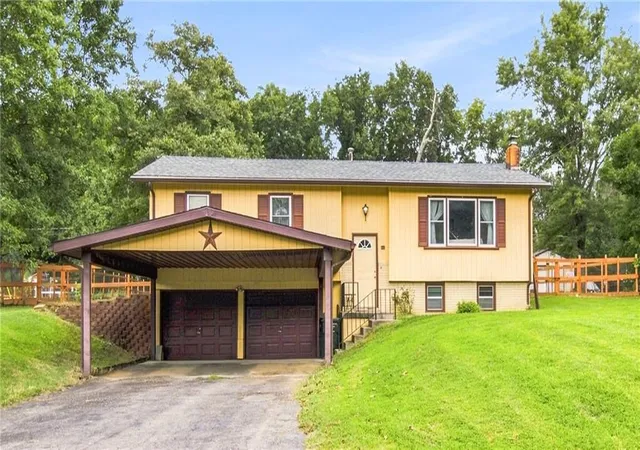 1st image of 143 Se 125 Rd, Warrensburg, MO 64093 | MLS# 2637732