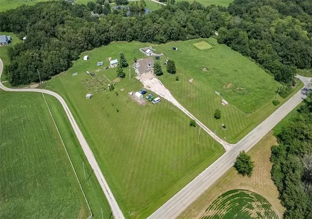 Photo 2 of Single family home for sale at 1581 Shawnee Rd, Pomona, KS 66076 | MLS# 2637736 | Listing updated on 2026-10-06
