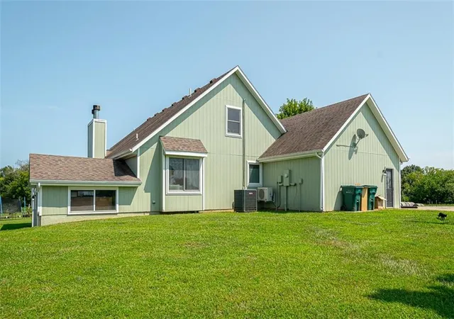 Photo 3 of Single family home for sale at 1581 Shawnee Rd, Pomona, KS 66076 | MLS# 2637736 | Listing updated on 2026-10-06