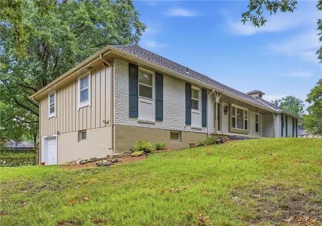 Photo 3 of Sale Pending at 6317 Sterling Ave, Raytown, MO 64133 | MLS# 2637741 | Listing updated on 2026-09-12