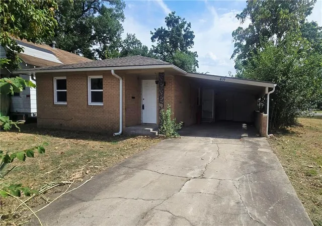 2nd image of 419 W 5th Street Street, Pittsburg, KS 66762 | MLS# 2637745