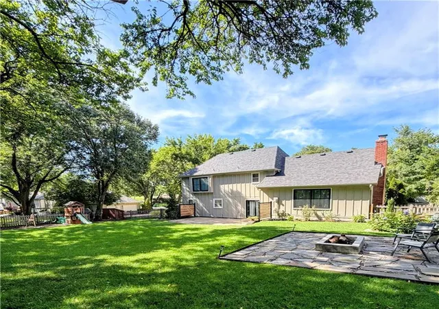 Photo 3 of Sale Pending at 12860 Sagamore Rd, Leawood, KS 66209 | MLS# 2637752 | Listing updated on 2026-09-21