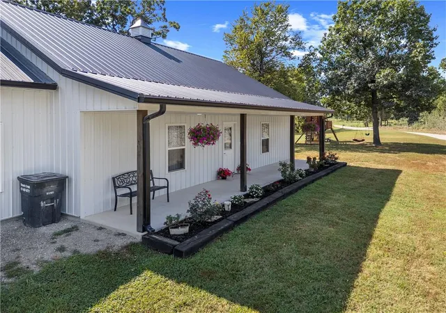3rd image of 22355 S 1525 Rd, Nevada, MO 64772 | MLS# 2637758