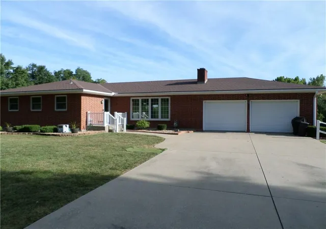 1st image of 17600 Country Club Rd, Atchison, KS 66002 | MLS# 2637760